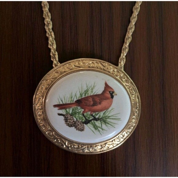 Vintage Avon Birds of Nature Convertible Pin Brooch Pendant Necklace Cardinal - Picture 1 of 4